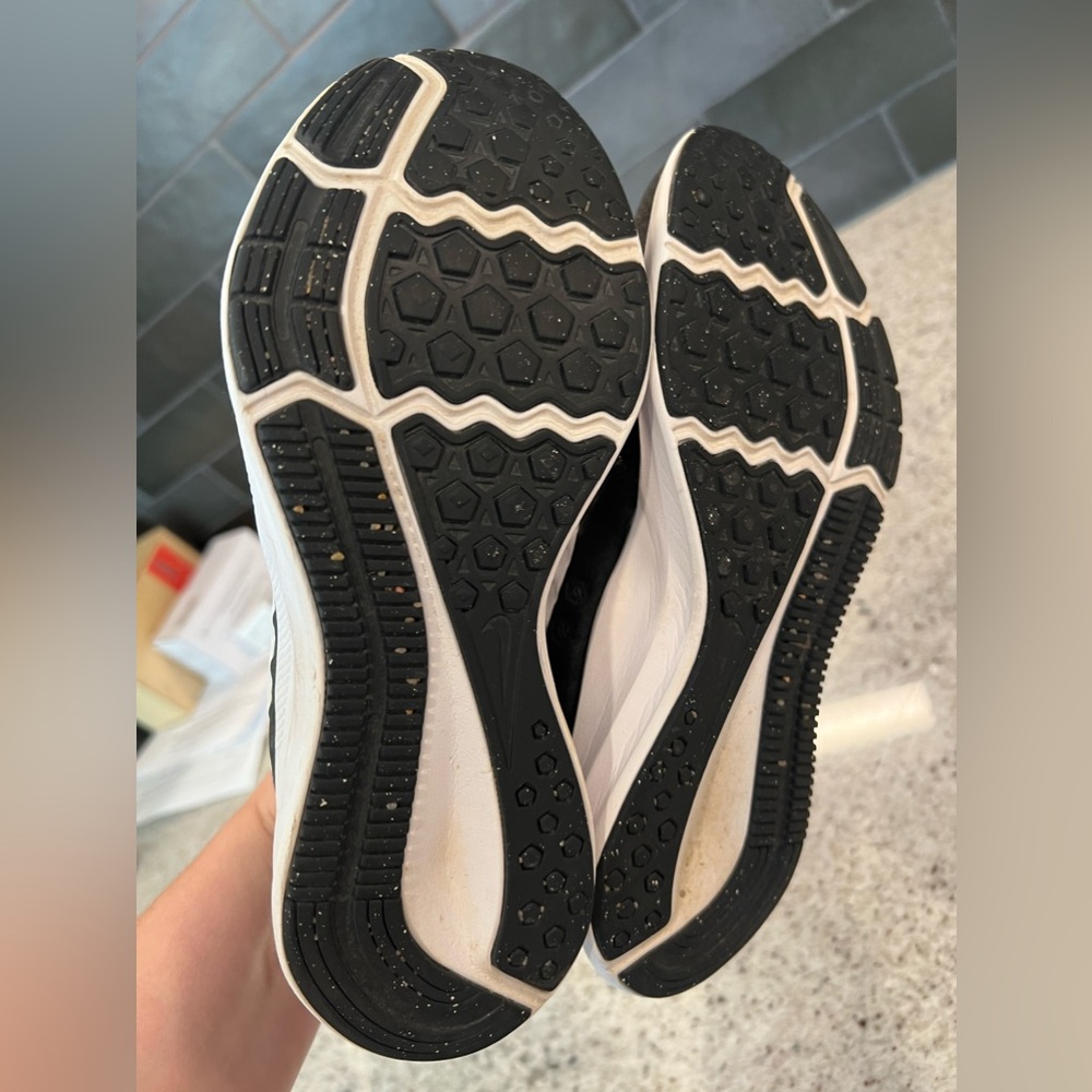 Nike Girls Shoes Size 3.5 - Picture 6 of 8
